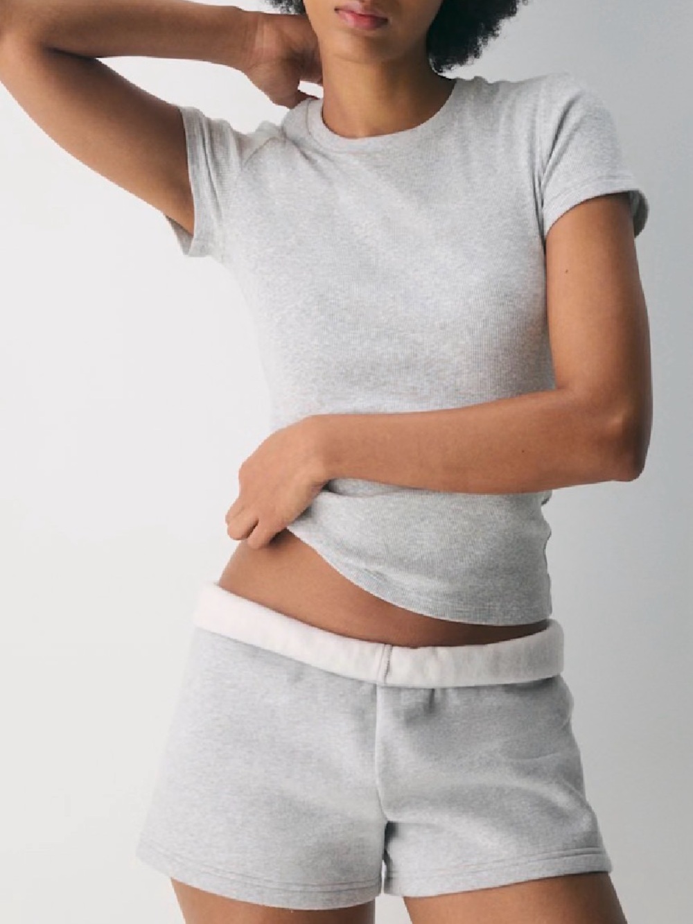 Ribbed shirt sleeve tee